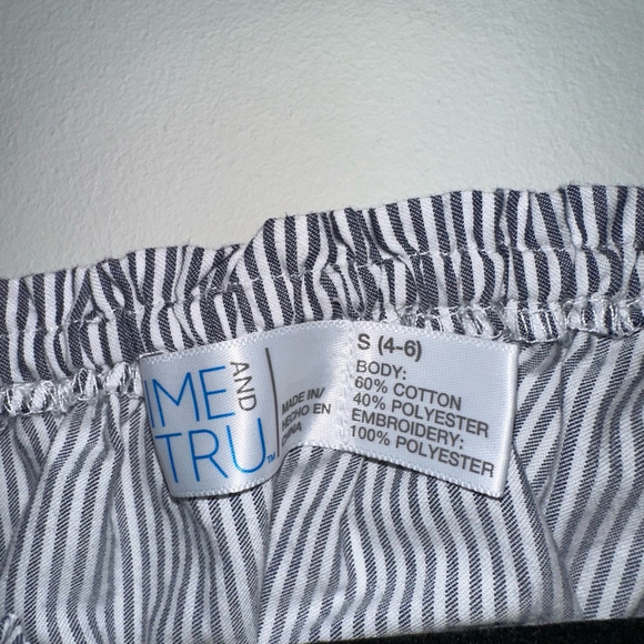 Time And Tru Embroidered 3/4 Sleeve Top Womens Blue Navy Size S Off The Shoulder - Picture 7 of 9